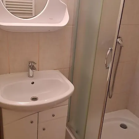 Pod Brzegiem منزل للإقامة *