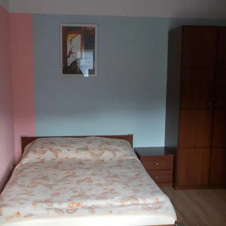 Pod Brzegiem منزل للإقامة *