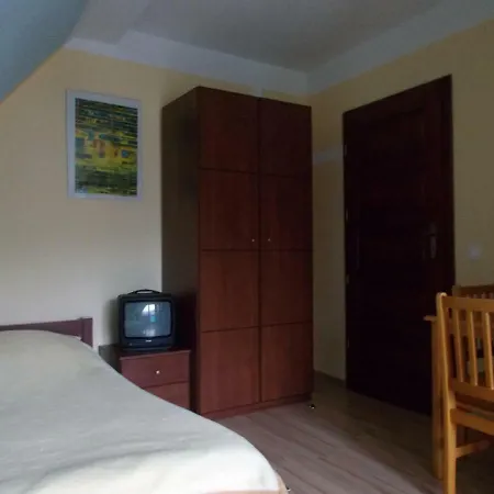 Pod Brzegiem 홈스테이 *